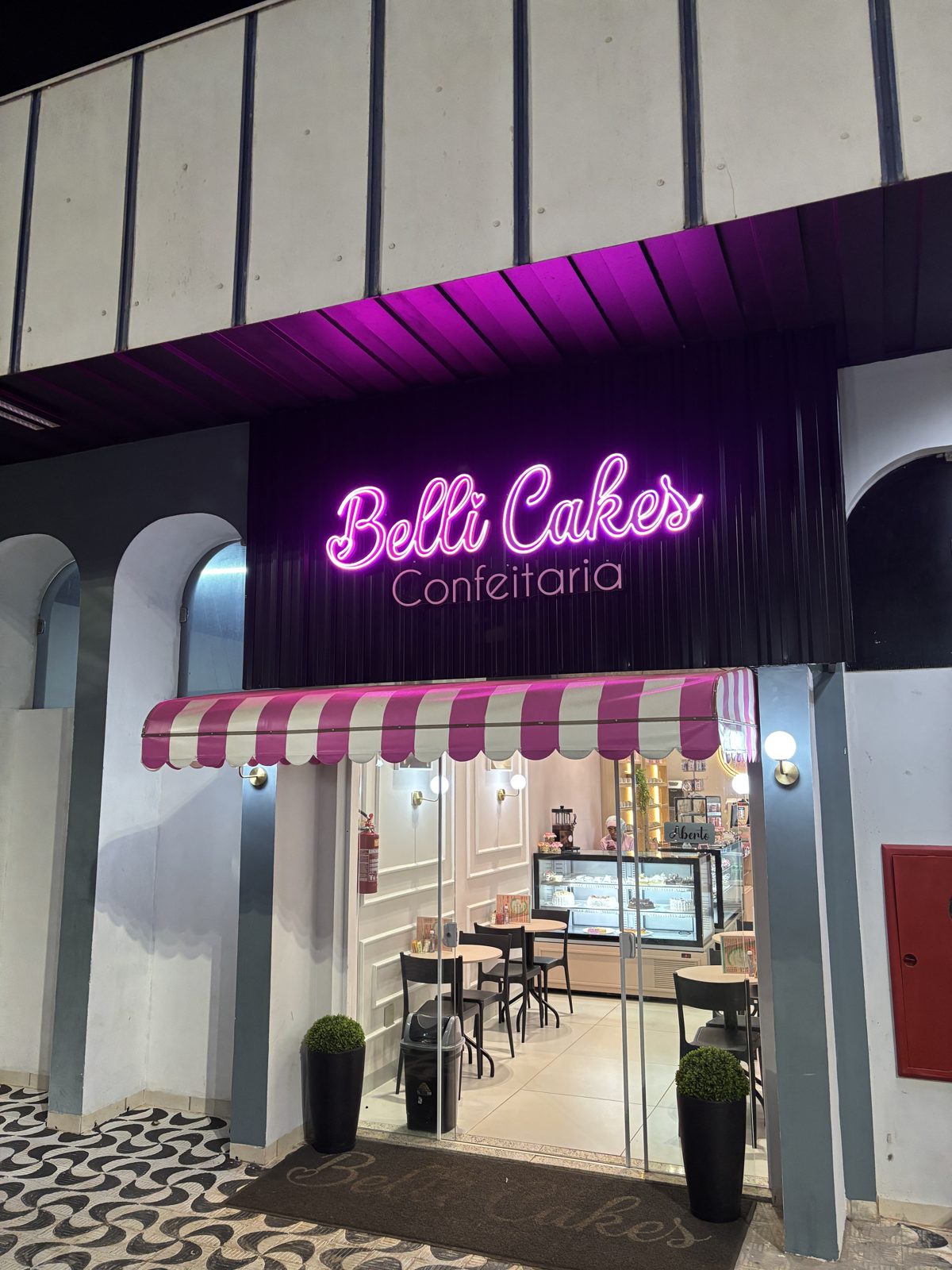 Belli Cakes - Luminoso